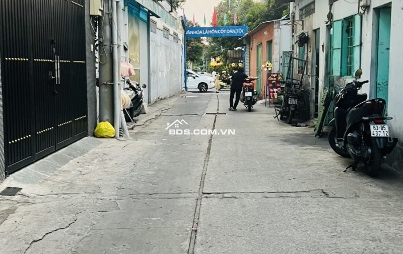 14 CHDV, 4 tầng BTCT, HXH 8M Nguyễn Sơn Tân Phú, 92m2, Ngang 5x18m, giá tốt Chỉ 11.8tỷ TL.